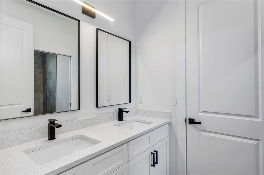 For Sale: $359,000 (4 beds, 3 baths, 1683 Square Feet)