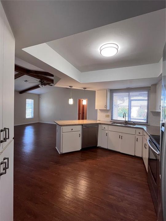 For Rent: $2,000 (2 beds, 2 baths, 1794 Square Feet)