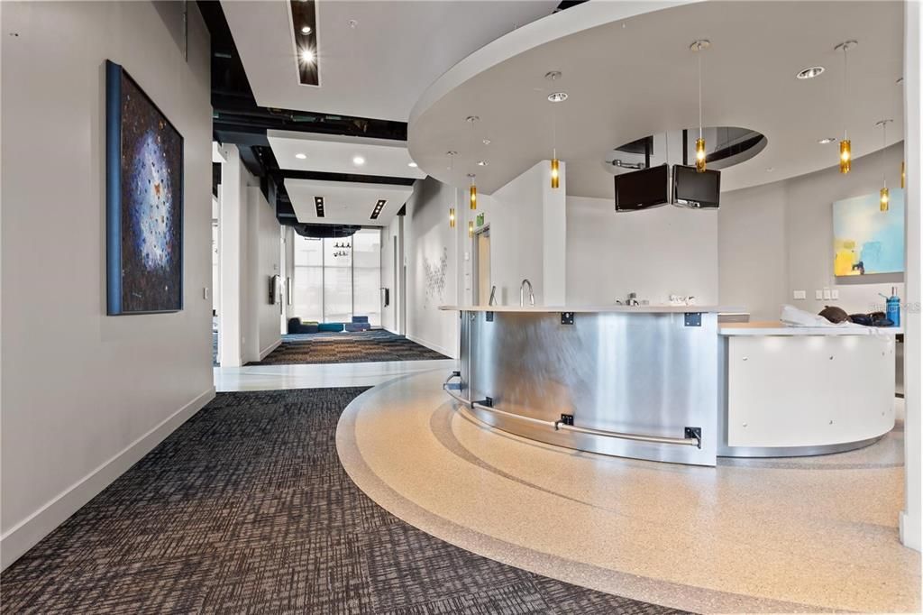 For Sale: $285,000 (1 beds, 1 baths, 1000 Square Feet)