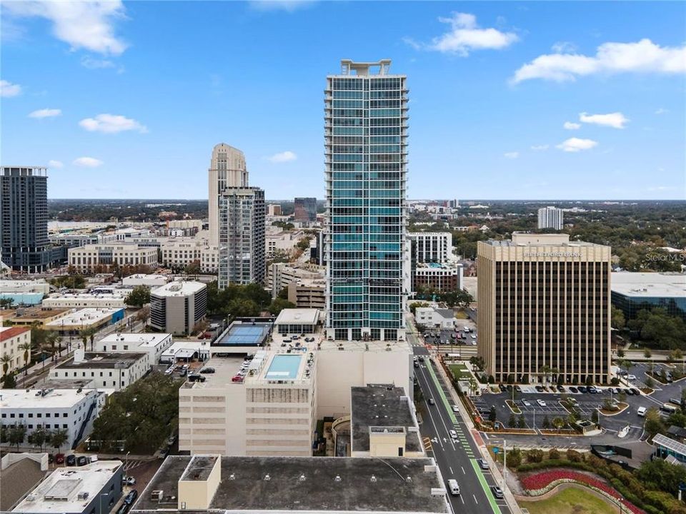 For Sale: $285,000 (1 beds, 1 baths, 1000 Square Feet)