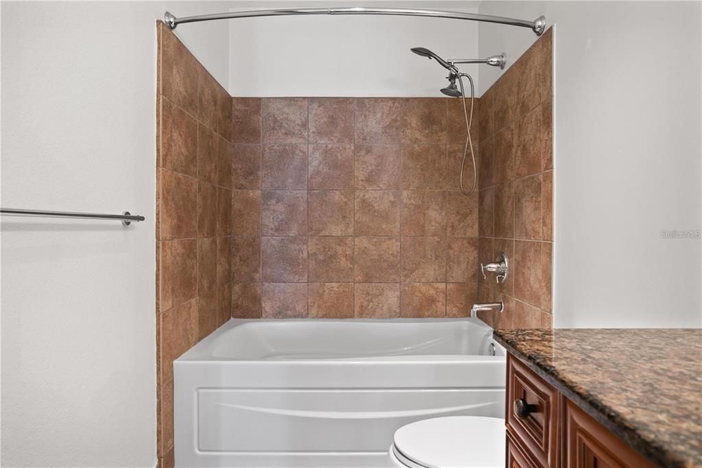 For Sale: $285,000 (1 beds, 1 baths, 1000 Square Feet)
