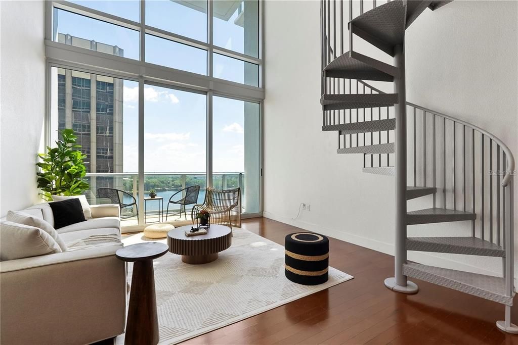 For Sale: $285,000 (1 beds, 1 baths, 1000 Square Feet)