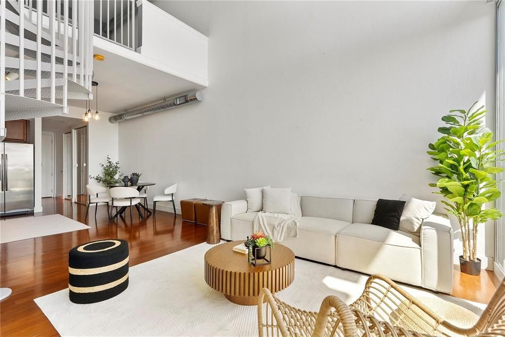 For Sale: $285,000 (1 beds, 1 baths, 1000 Square Feet)