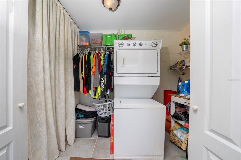 En Venta: $265,000 (4 camas, 2 baños, 1212 Pies cuadrados)
