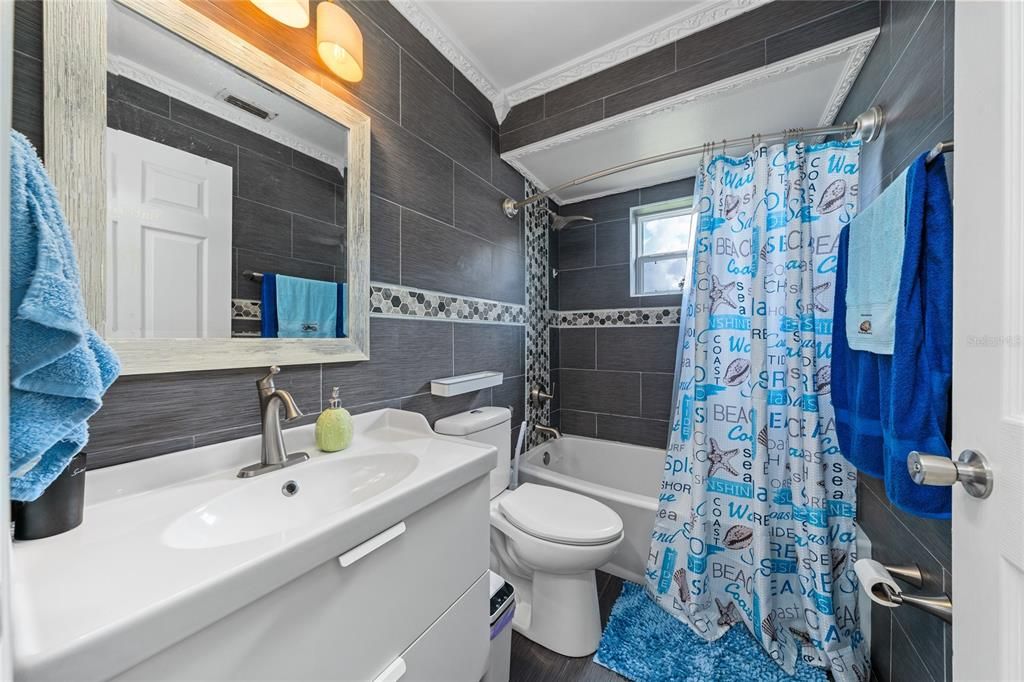 En Venta: $265,000 (4 camas, 2 baños, 1212 Pies cuadrados)