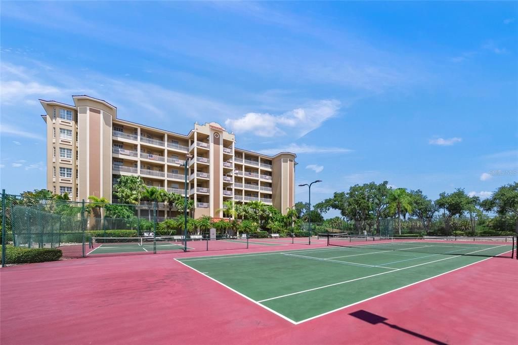For Sale: $359,000 (2 beds, 2 baths, 1400 Square Feet)