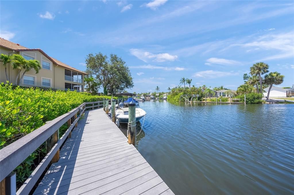For Sale: $359,000 (2 beds, 2 baths, 1400 Square Feet)
