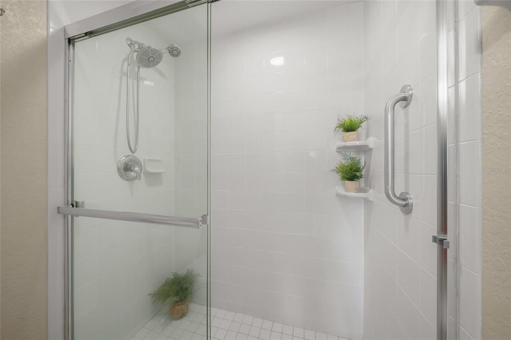 For Sale: $359,000 (2 beds, 2 baths, 1400 Square Feet)