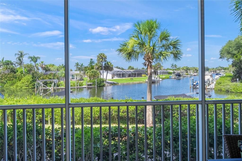 For Sale: $359,000 (2 beds, 2 baths, 1400 Square Feet)