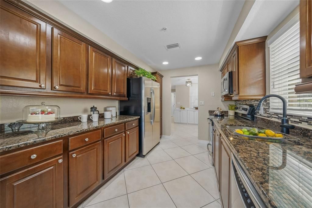 For Sale: $359,000 (2 beds, 2 baths, 1400 Square Feet)