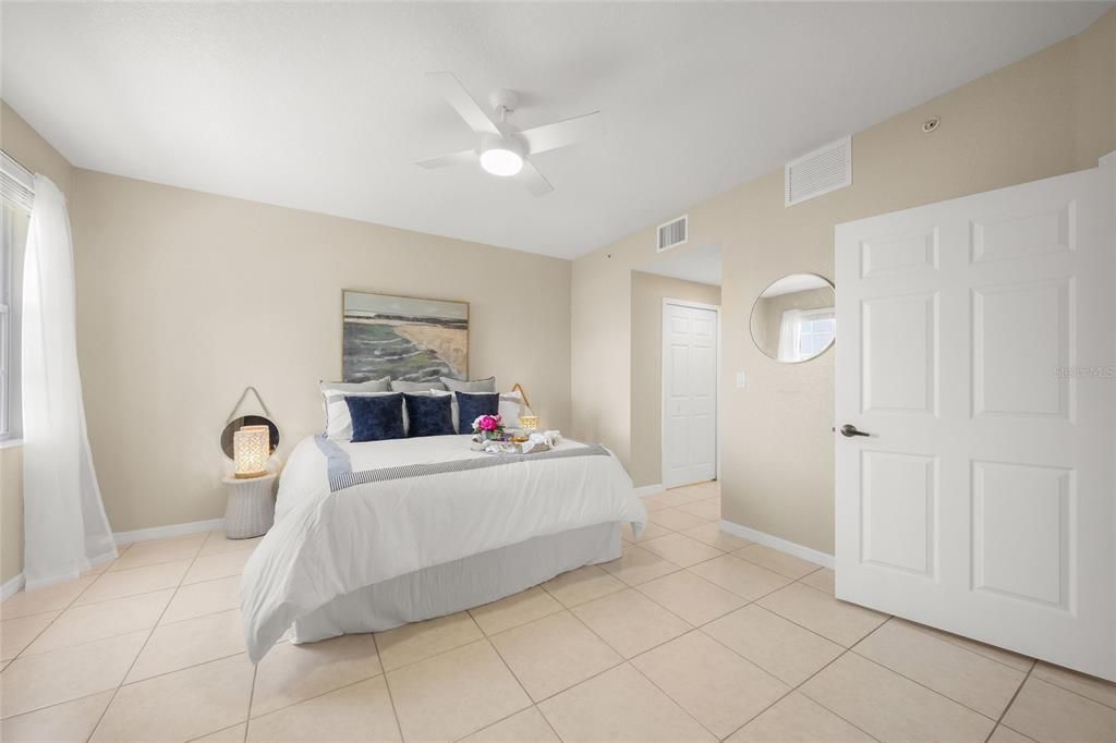 For Sale: $359,000 (2 beds, 2 baths, 1400 Square Feet)