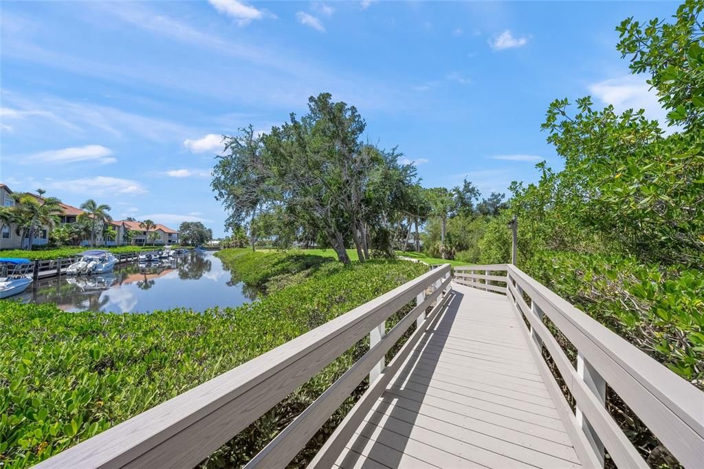 For Sale: $359,000 (2 beds, 2 baths, 1400 Square Feet)