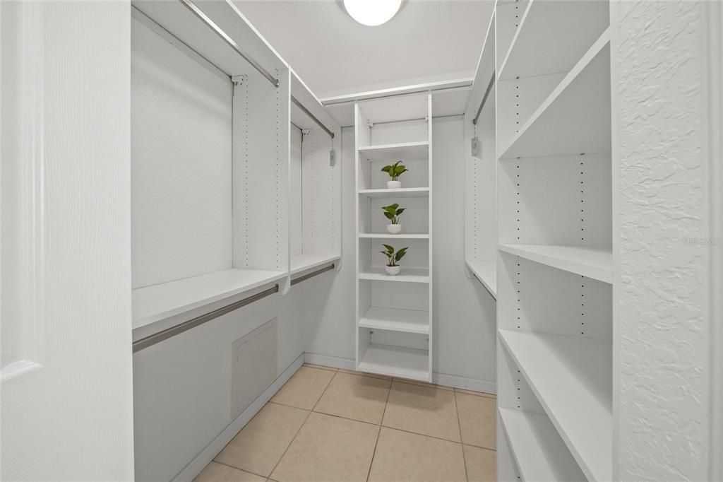 For Sale: $359,000 (2 beds, 2 baths, 1400 Square Feet)