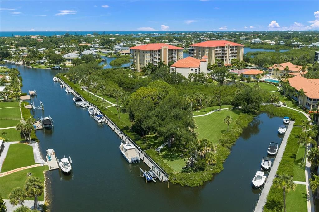 For Sale: $359,000 (2 beds, 2 baths, 1400 Square Feet)