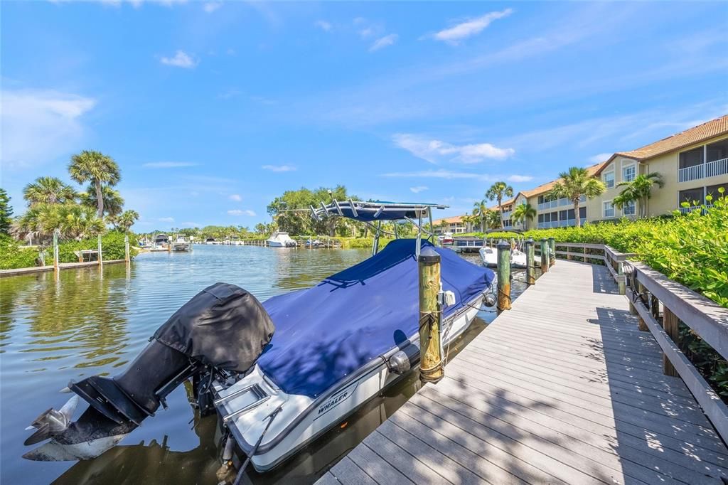 For Sale: $359,000 (2 beds, 2 baths, 1400 Square Feet)
