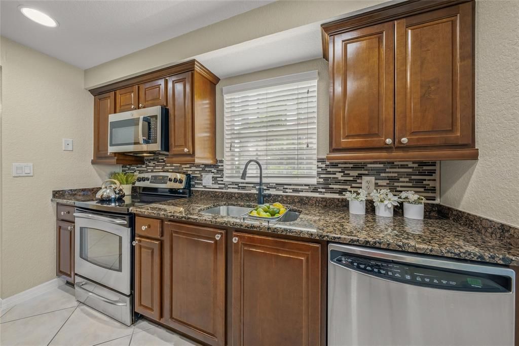 For Sale: $359,000 (2 beds, 2 baths, 1400 Square Feet)