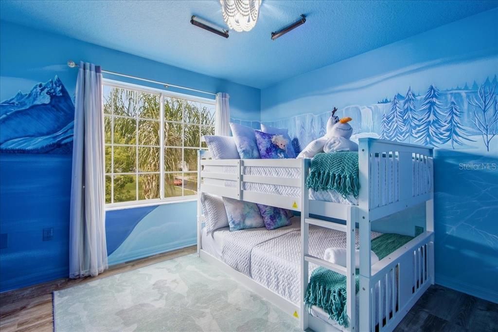 For Sale: $490,000 (5 beds, 3 baths, 2459 Square Feet)