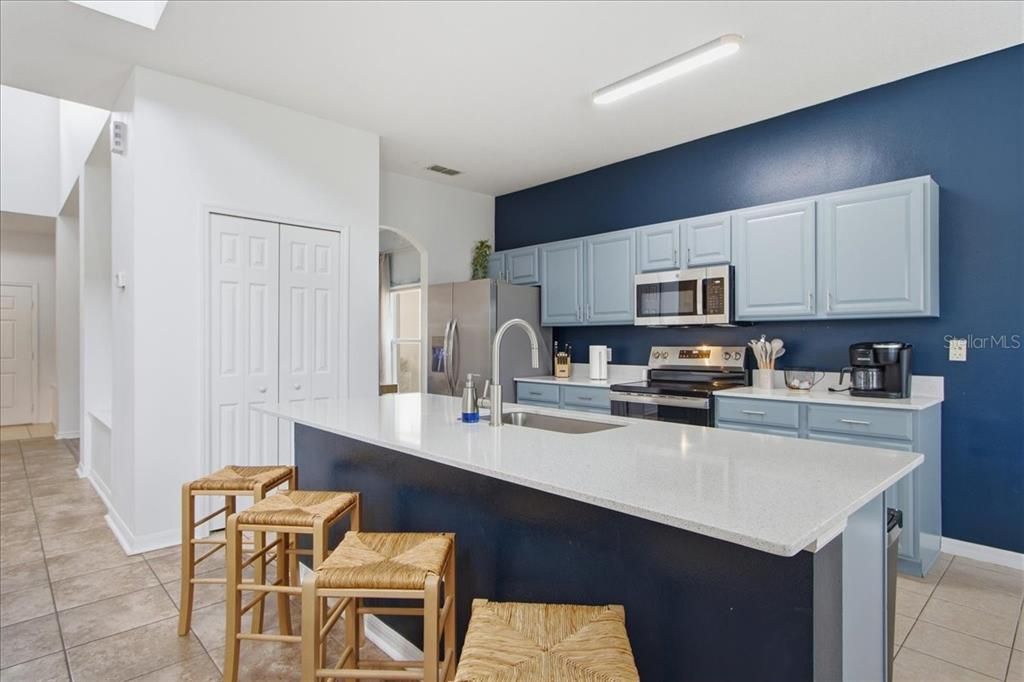 For Sale: $490,000 (5 beds, 3 baths, 2459 Square Feet)