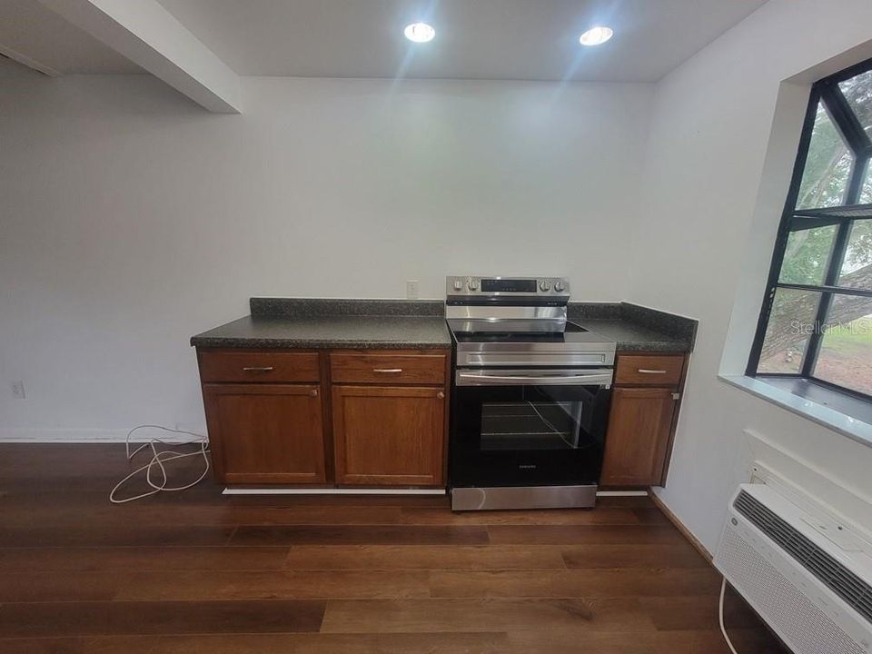 В аренду: $1,200 (1 спален, 1 ванн, 480 Квадратных фут)