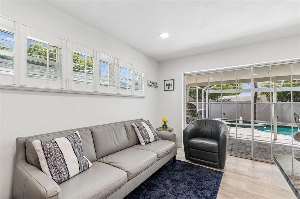 For Sale: $585,000 (3 beds, 2 baths, 1524 Square Feet)