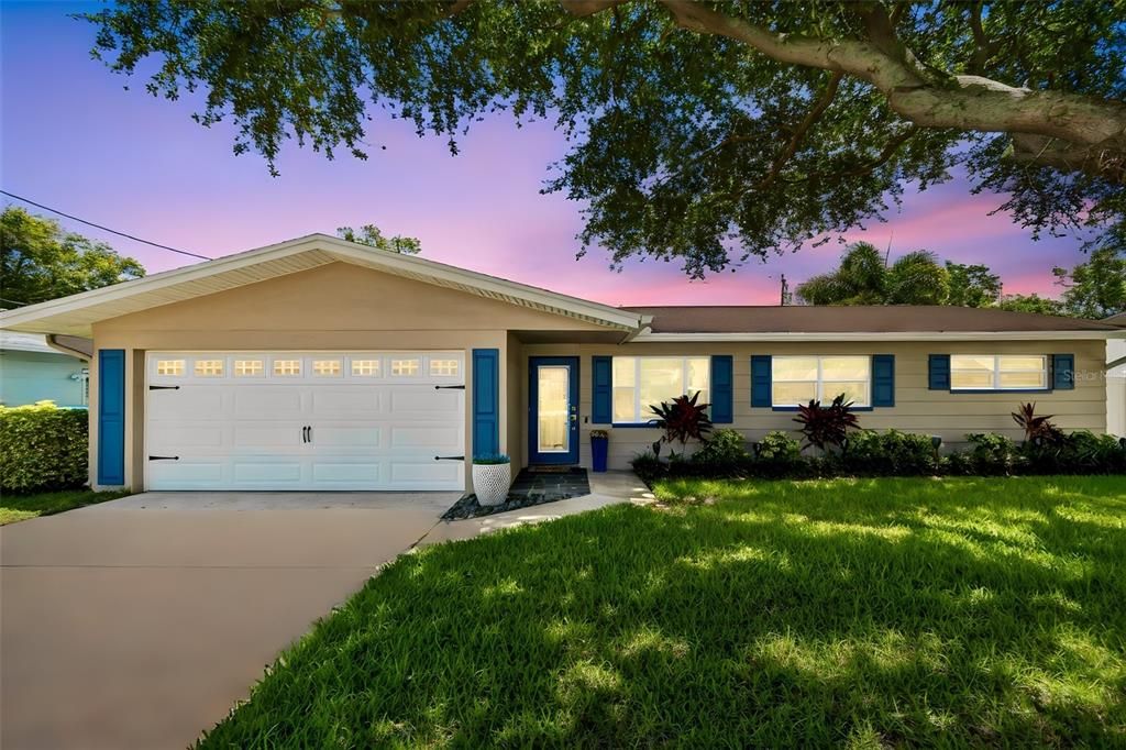 For Sale: $585,000 (3 beds, 2 baths, 1524 Square Feet)