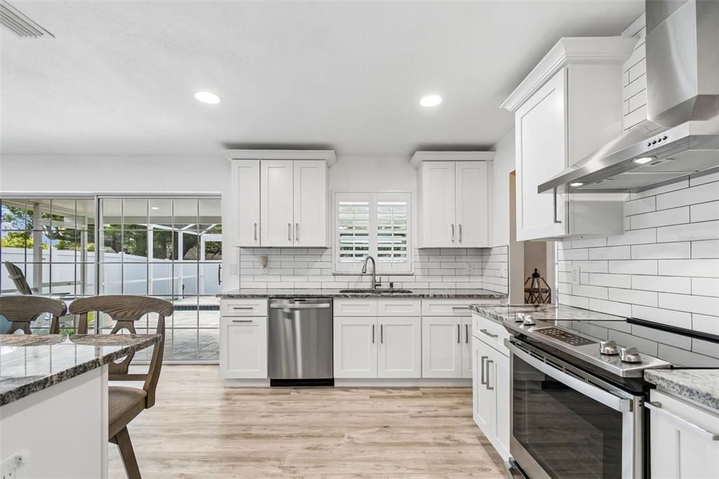 For Sale: $585,000 (3 beds, 2 baths, 1524 Square Feet)