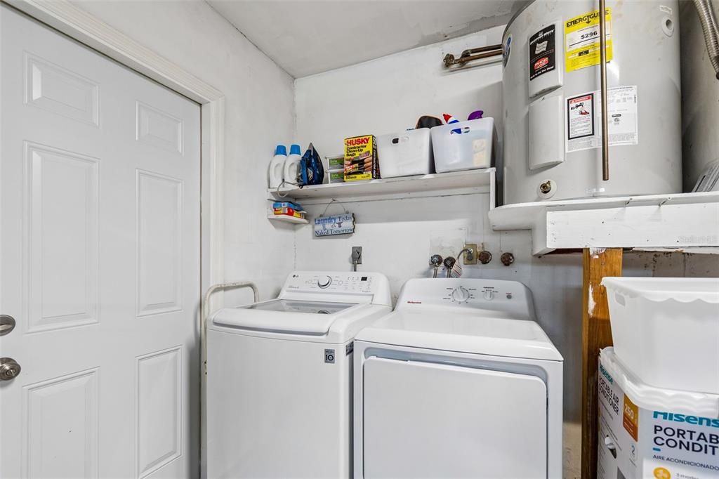 For Sale: $585,000 (3 beds, 2 baths, 1524 Square Feet)
