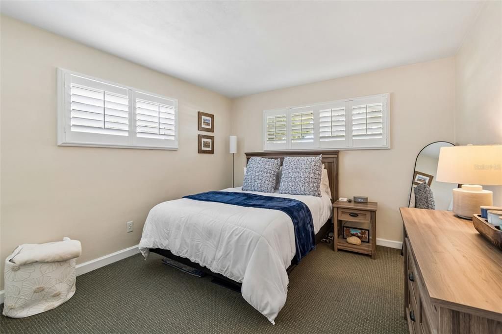 For Sale: $585,000 (3 beds, 2 baths, 1524 Square Feet)