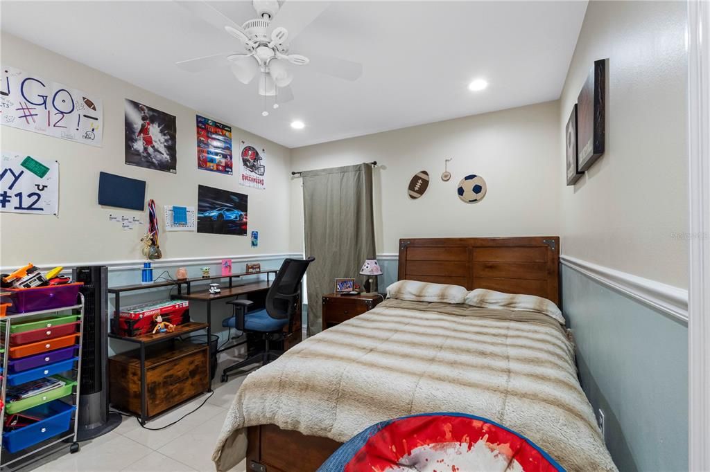 На продажу: $599,900 (4 спален, 2 ванн, 2044 Квадратных фут)