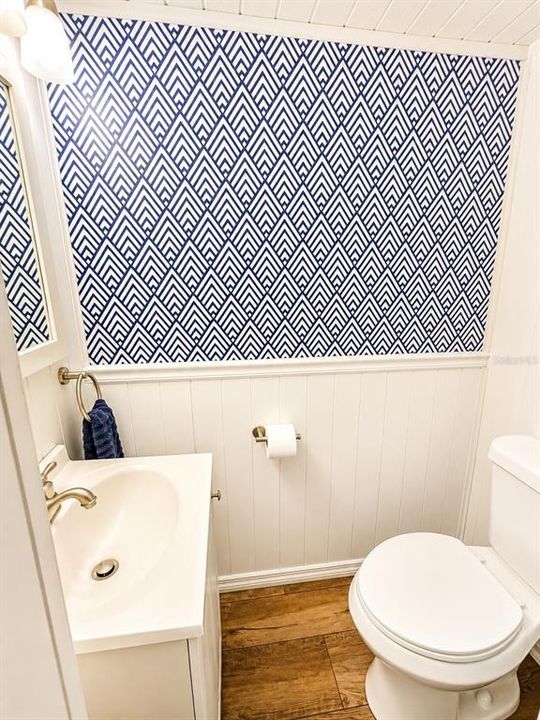 For Sale: $145,000 (2 beds, 1 baths, 880 Square Feet)