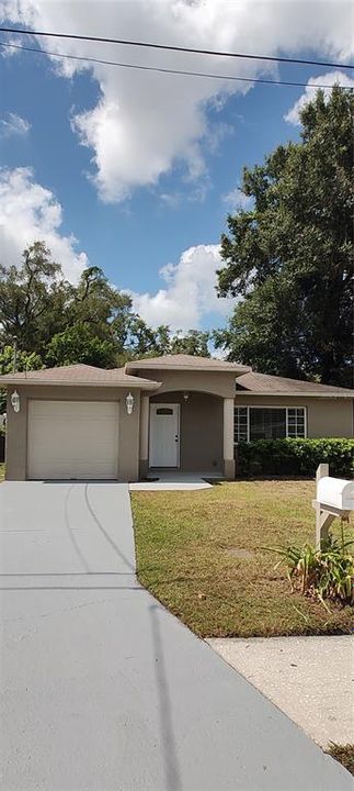 En Venta: $369,900 (3 camas, 2 baños, 1413 Pies cuadrados)