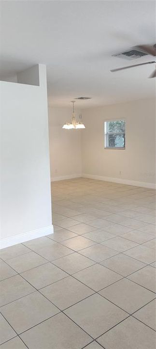 En Venta: $369,900 (3 camas, 2 baños, 1413 Pies cuadrados)