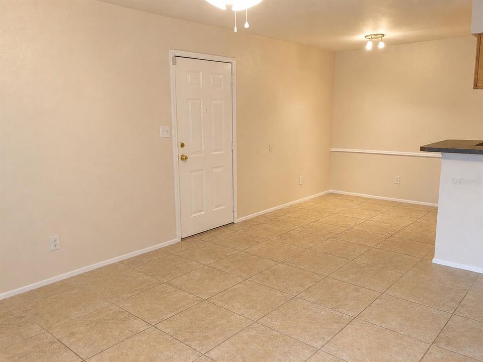 For Sale: $110,000 (2 beds, 1 baths, 800 Square Feet)