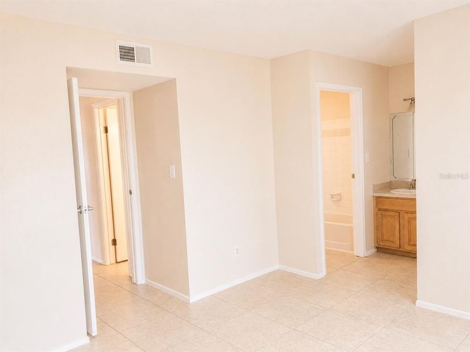 For Sale: $110,000 (2 beds, 1 baths, 800 Square Feet)