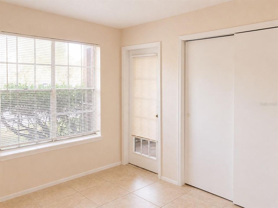 For Sale: $110,000 (2 beds, 1 baths, 800 Square Feet)