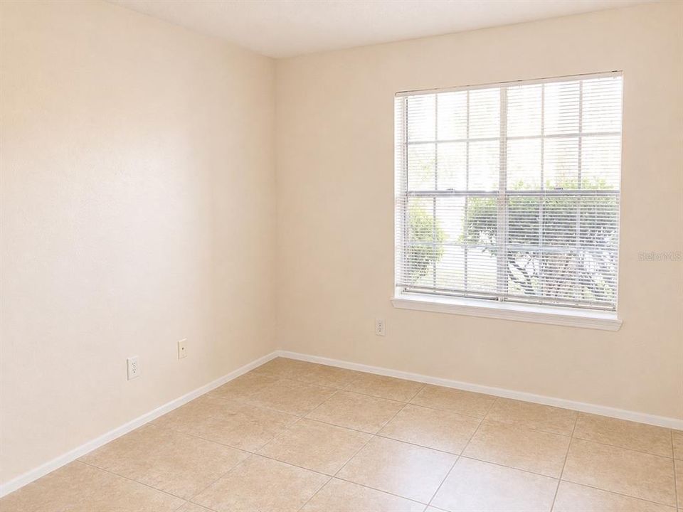 For Sale: $110,000 (2 beds, 1 baths, 800 Square Feet)