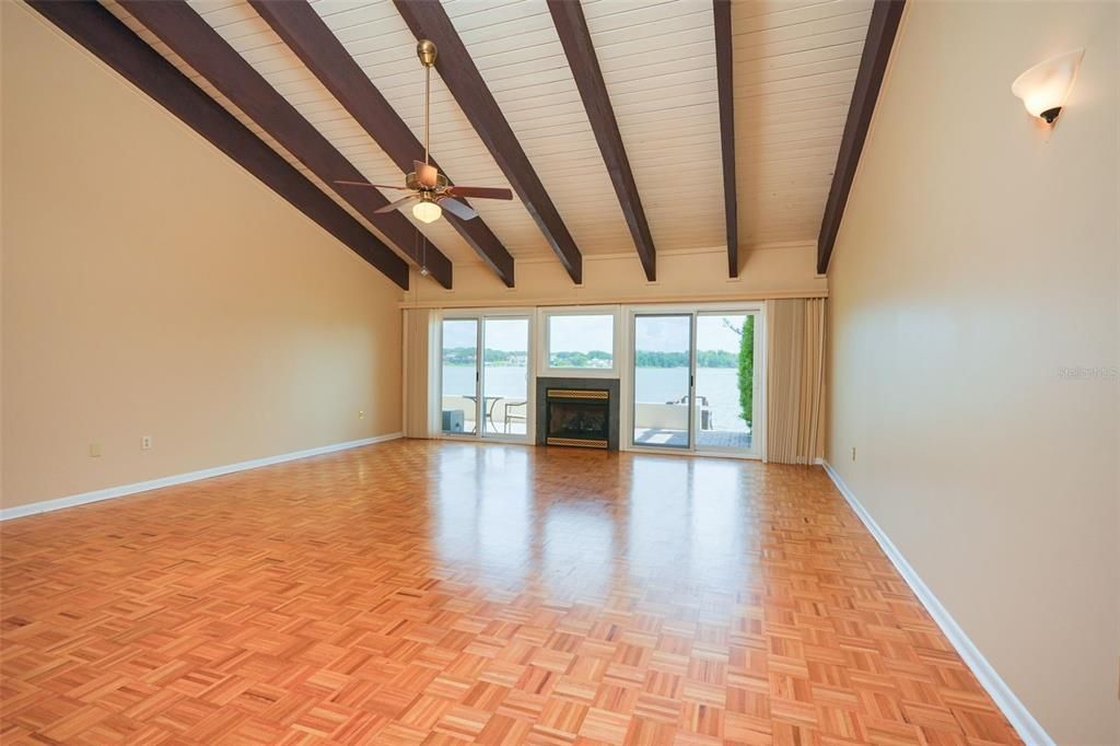 En Venta: $357,500 (3 camas, 2 baños, 2030 Pies cuadrados)