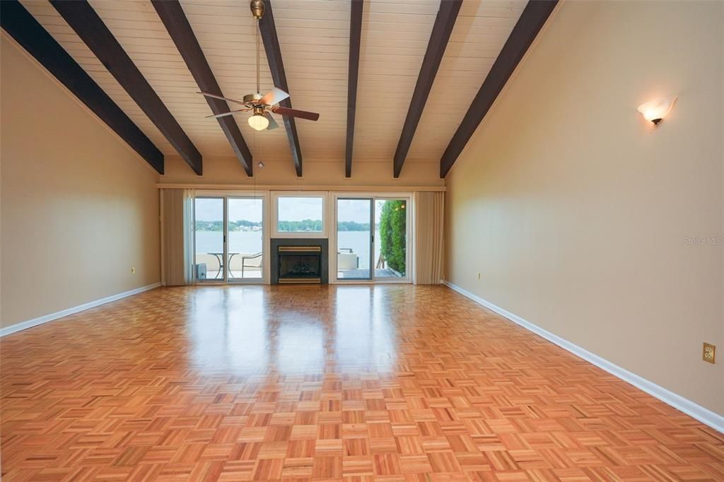 En Venta: $357,500 (3 camas, 2 baños, 2030 Pies cuadrados)
