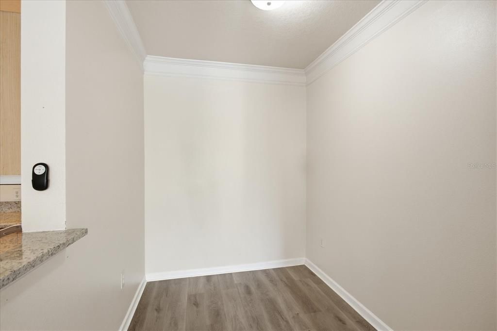 For Sale: $170,000 (1 beds, 1 baths, 765 Square Feet)
