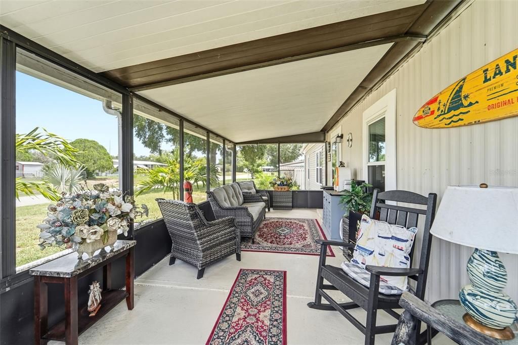 For Sale: $245,000 (3 beds, 2 baths, 1104 Square Feet)