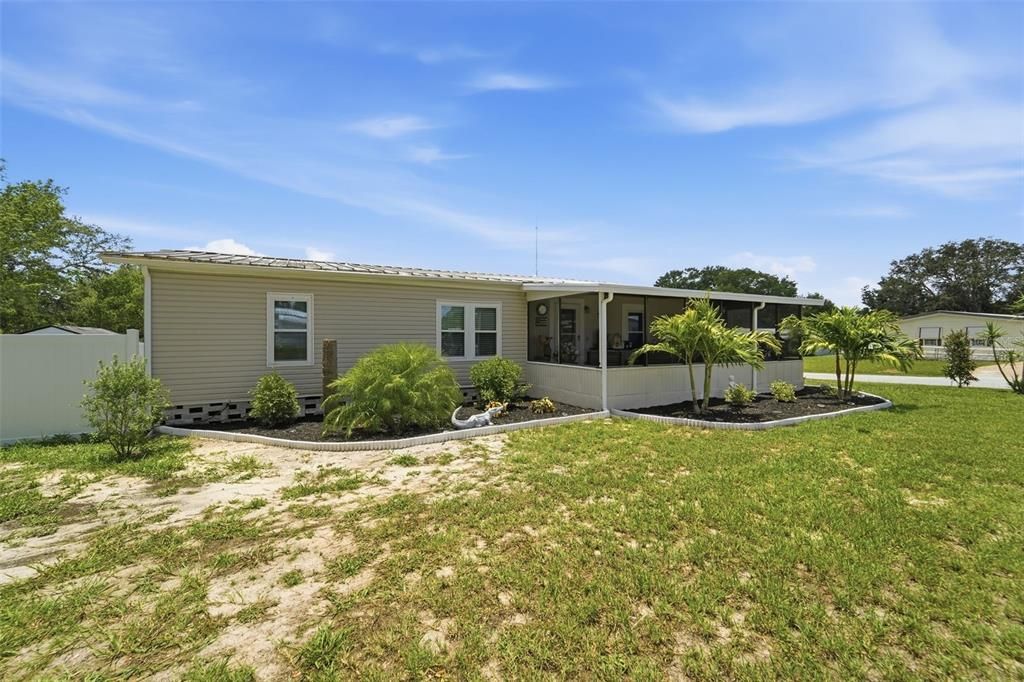 For Sale: $245,000 (3 beds, 2 baths, 1104 Square Feet)