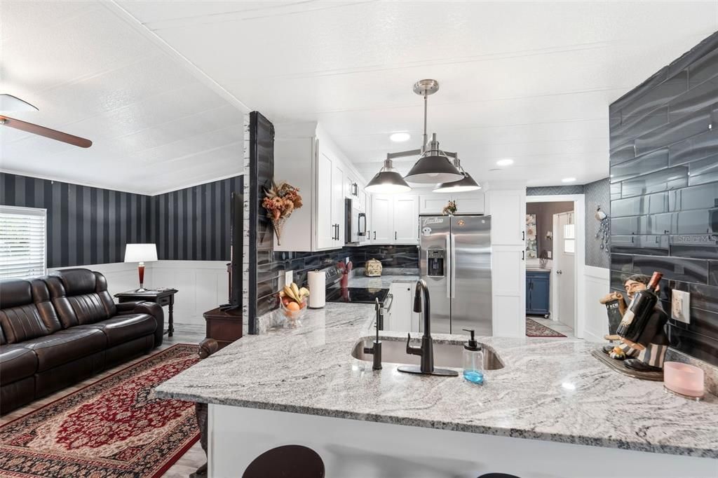 For Sale: $245,000 (3 beds, 2 baths, 1104 Square Feet)