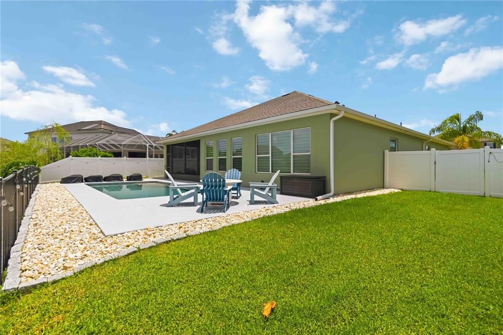 For Sale: $600,000 (4 beds, 3 baths, 2424 Square Feet)
