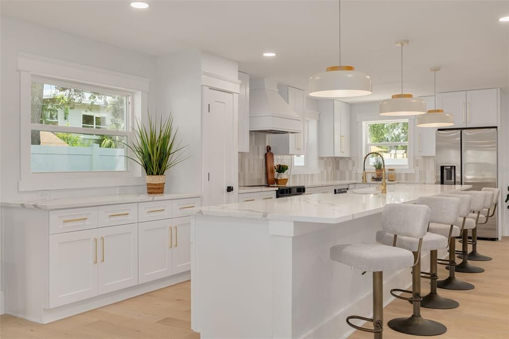 En Venta: $995,000 (3 camas, 2 baños, 2013 Pies cuadrados)