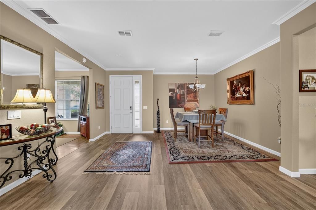 For Sale: $367,500 (2 beds, 2 baths, 1904 Square Feet)