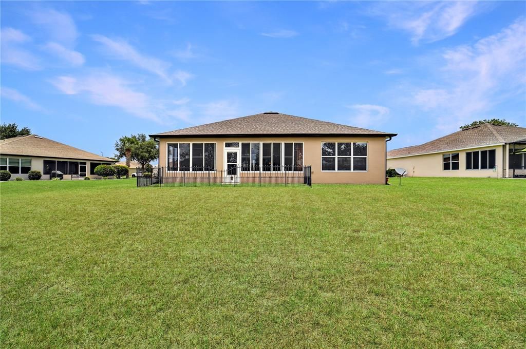For Sale: $367,500 (2 beds, 2 baths, 1904 Square Feet)
