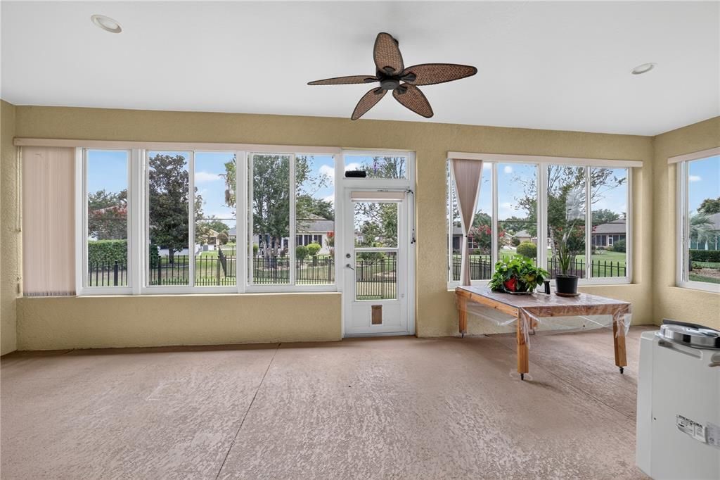 For Sale: $367,500 (2 beds, 2 baths, 1904 Square Feet)