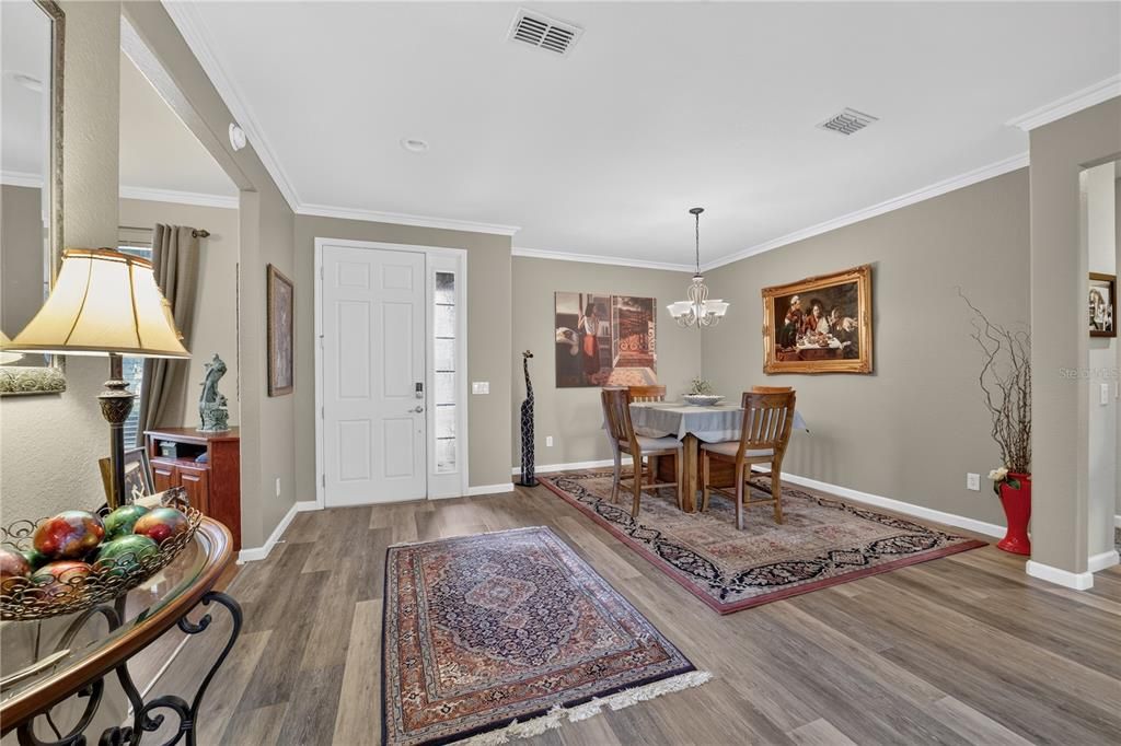 For Sale: $367,500 (2 beds, 2 baths, 1904 Square Feet)