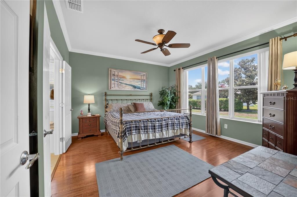 For Sale: $367,500 (2 beds, 2 baths, 1904 Square Feet)