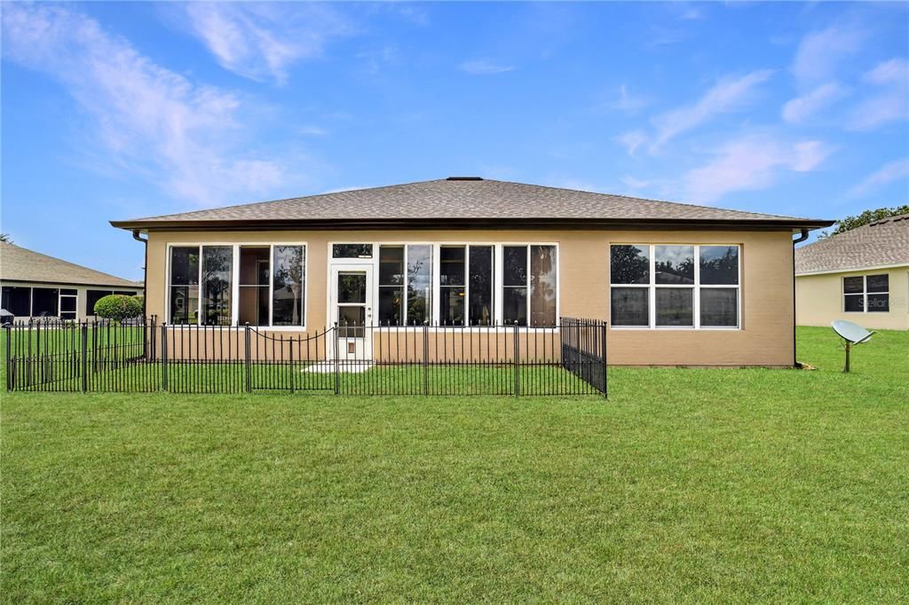 For Sale: $367,500 (2 beds, 2 baths, 1904 Square Feet)